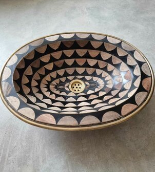 Marokkaanse waskom met hout inlay en hammered brass goudkleurig ovaal 34x45