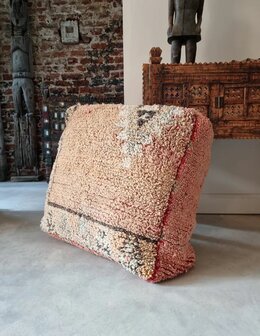 Vintage Boujaad poef 60x60x25cm, handgemaakt Marokkaanse Berber poef