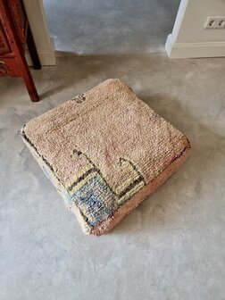 Vintage Boujaad poef 60x60x25cm, handgemaakt Marokkaanse Berber poef