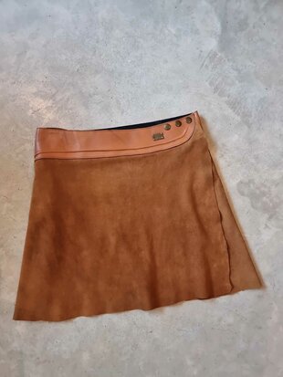 Suede wikkelrok - kleur cognac