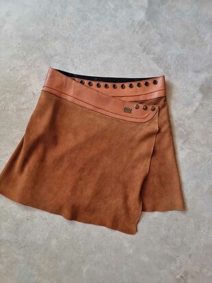 Suede wikkelrok - kleur cognac