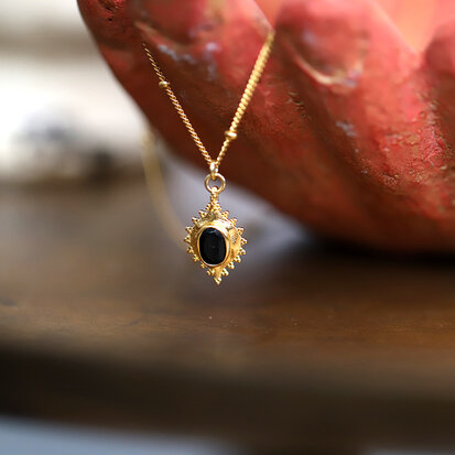 Onyx pendant necklace