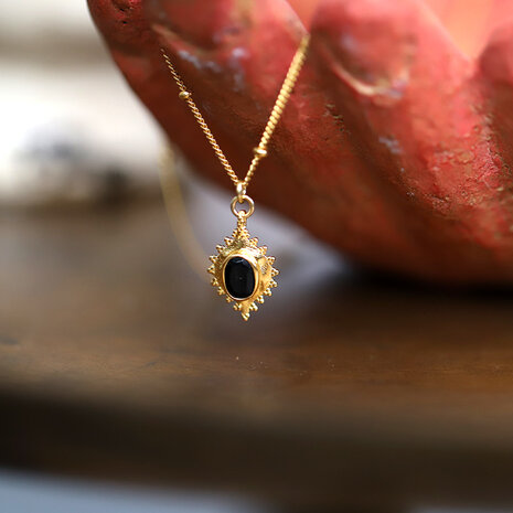 Onyx pendant necklace