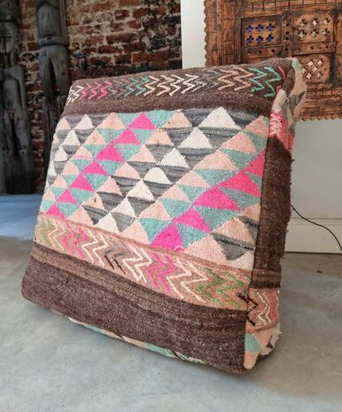 Vintage Boujaad poef 60x60x25cm, handgemaakt Marokkaanse Berber poef